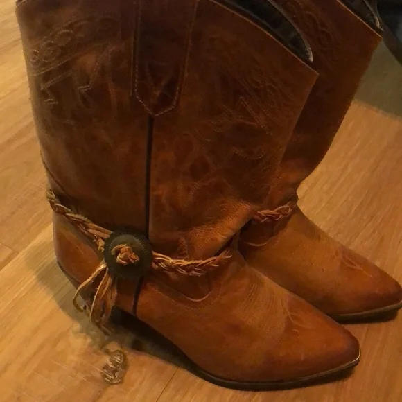 Oak Tree Farms Boots. Woman’s 9. - Picture 4 of 12